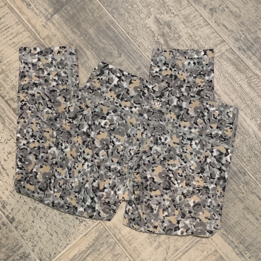 Lululemon Patterned Cropped Leggings